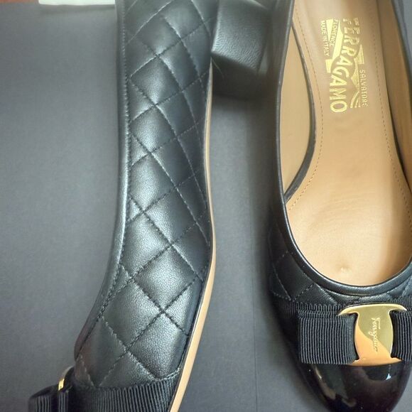 Brand new with box Ferragamo
Vara Quilted Bow Ballet Pumps size 10.5 - Picture 9 of 15